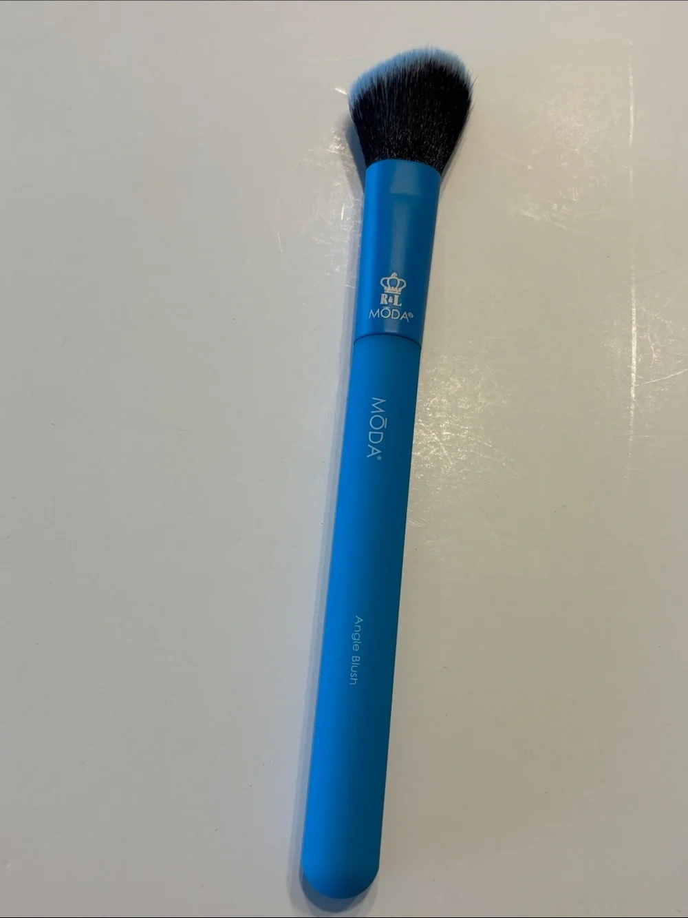 Royal & Langnickel MODA Neon Angle Contour Blush Brush in Blue